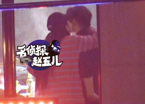 接吻摸胸视频,揭秘接吻摸胸视频背后的情感纠葛